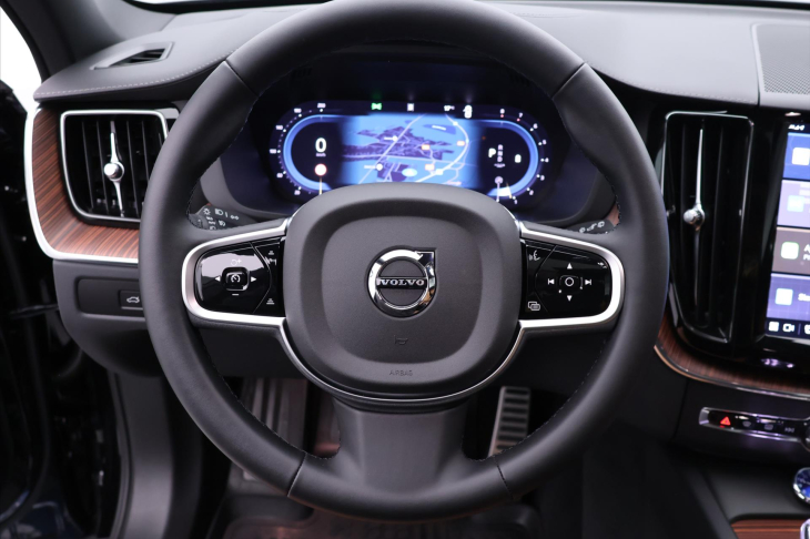 Volvo XC60 2,0 B5 AWD 184kw Ultra Dark