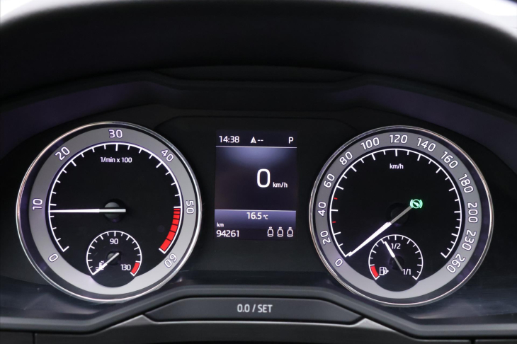 Škoda Superb 2,0 TDI DSG 4x4 CZ Style DPH