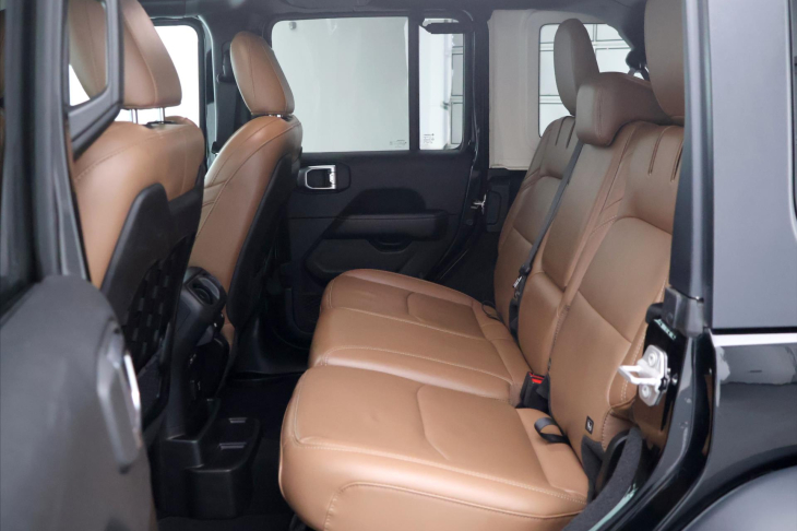 Jeep Wrangler 2,0 4xe Unlimited CZ DPH Aut. Rubicon