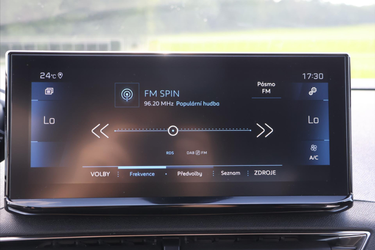 Peugeot 5008 1,2 PT Aut. Allure 7-Míst DPH