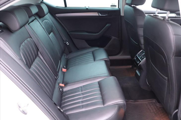 Škoda Superb 2,0 TDI 140kW CZ Style Plus