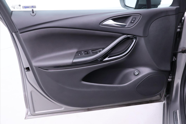 Opel Astra 1,4 T 110kW Aut. Innovation CZ