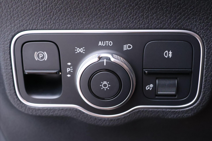 Mercedes-Benz GLB 2,0 200d 4MATIC AMG Premium