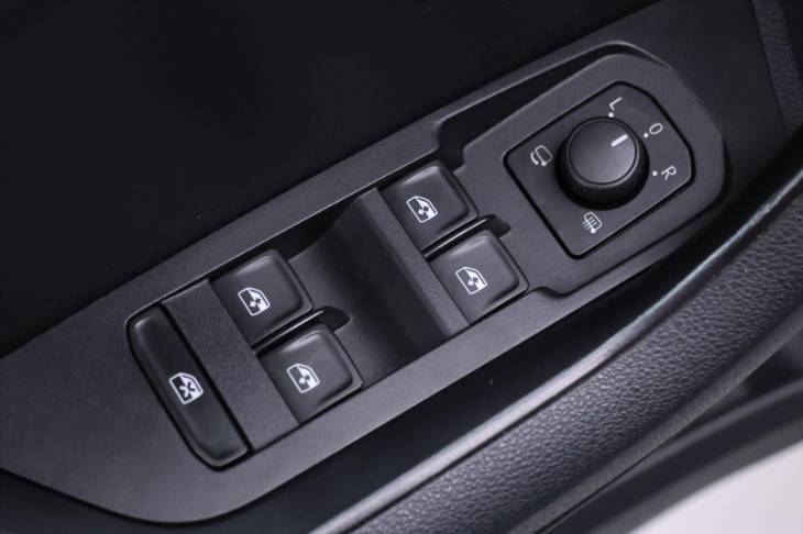 Škoda Karoq 2,0 TDI DSG 4x4 Sportline DPH