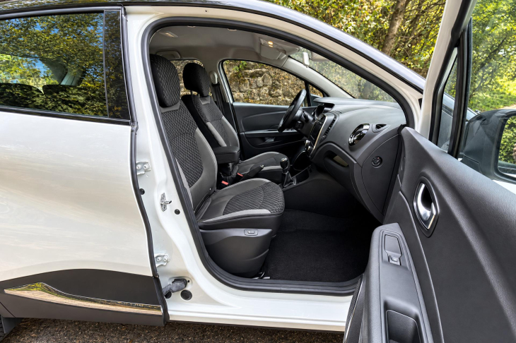 Renault Captur 1,3 TCe 96kW Intens LED Navi