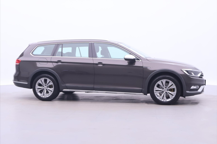 Volkswagen Passat 2,0 TDI 140kW DSG LED Alltrack