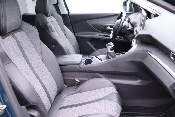 Peugeot 5008 1,5 HDI 96kW Allure CZ 7-Míst