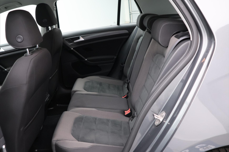 Volkswagen Golf 1,0 TSI 81kW Comfortline CZ