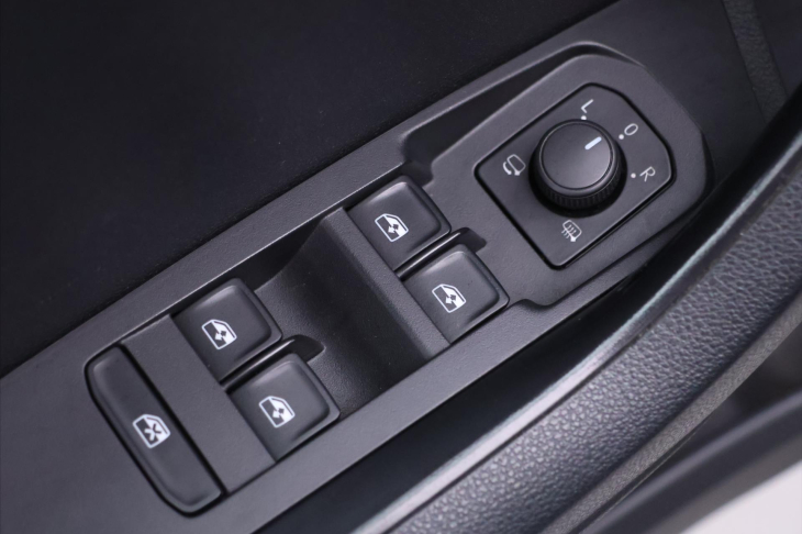 Škoda Karoq 2,0 TDI 110kW Virtual LED 1.Maj DPH