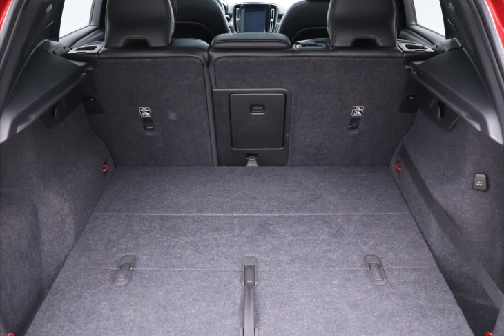 Volvo XC40 2,0 182KW R-DESIGN Kamera DPH