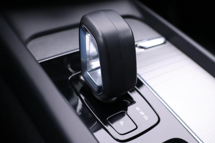 Volvo XC60 2,0 B5 173kW AWD Plus Dark CZ