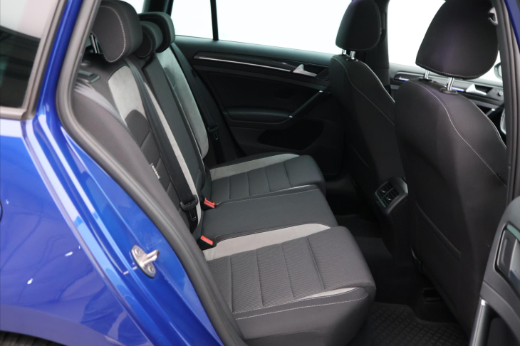 Volkswagen Golf 2,0 TSI R 221kW 4Motion DSG