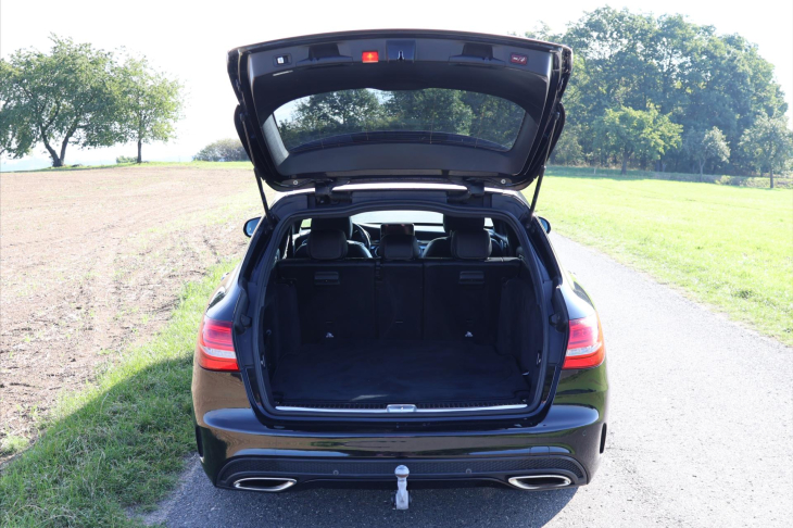 Mercedes-Benz Třídy C 2,0 200 T AMG LED Navi Kůže