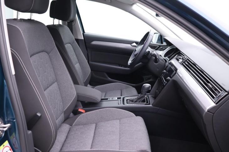 Volkswagen Passat 1,5 TSI 110kW DSG Business DPH