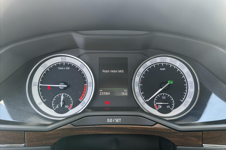 Škoda Superb 2,0 TDI 140kW DSG Scout 4x4 CZ