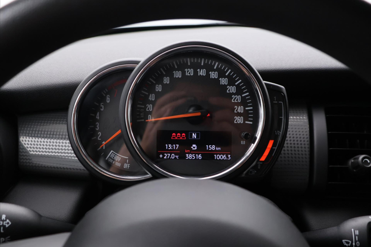 Mini Cooper 1,5 100 kW 1.Maj. Aut.klima