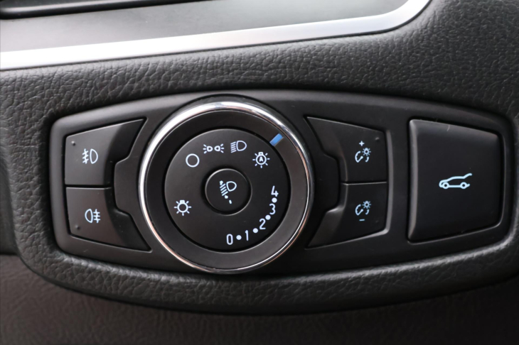 Ford S-MAX 2,0 TDCi Aut. Titanium 7-Míst