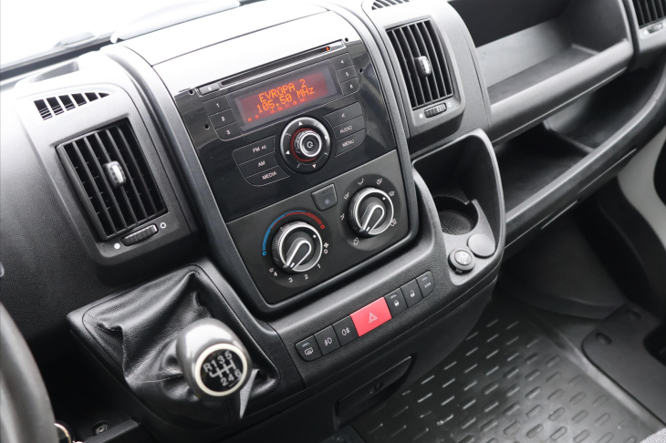 Peugeot Boxer 2,2 HDi 88kW L4H3 CZ 8 palet
