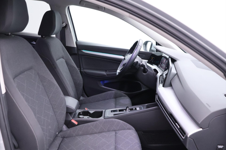 Volkswagen Golf 1,5 TSI EVO 110kW mHEV Life DSG