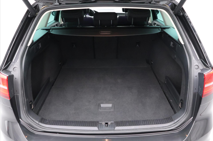 Volkswagen Passat 2,0 TDI 110kW DSG LED 1.Maj