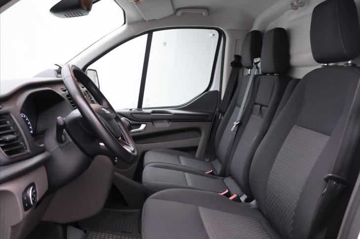 Ford Transit Custom 2,0 TDCi 96 kW Dílna DPH Tažné
