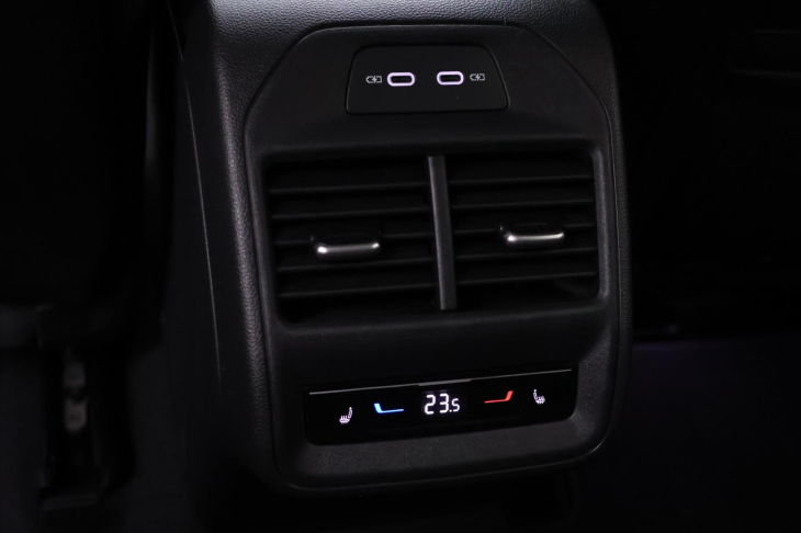 Škoda Superb 2,0 TDI DSG Laurin&Klement DPH