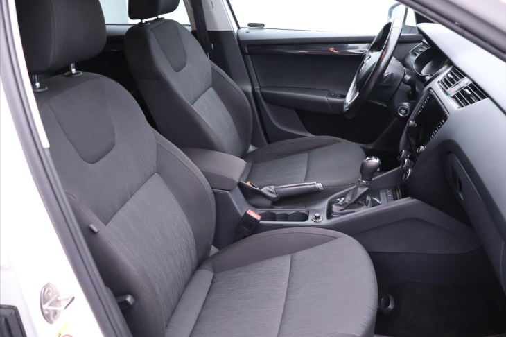 Škoda Octavia 2,0 TDI DSG 4x4 CZ Style DPH