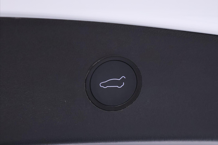 Tesla Model 3 Long Range 208kW Panorama