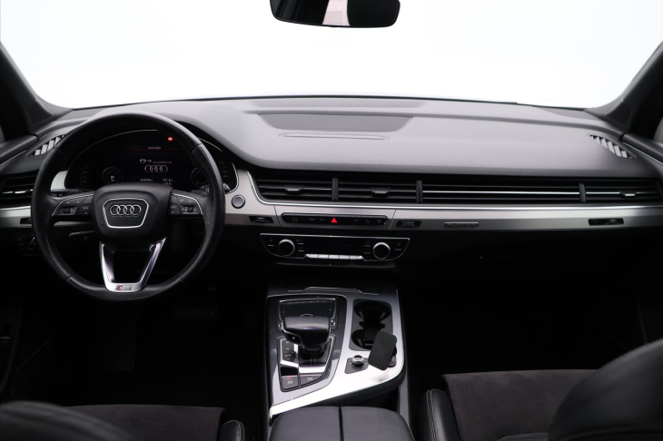 Audi Q7 3,0 TDI 200kW quattro 1.Maj.