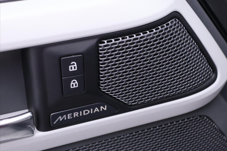 Land Rover Defender 2,0 D240 177kW Aut. AWD Tažné