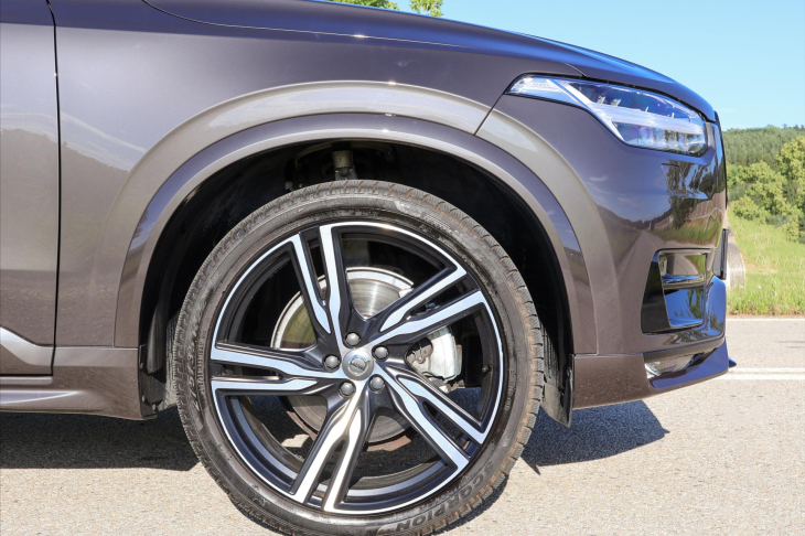 Volvo XC90 2,0 B5 AWD Ultimate Dark 7-Míst