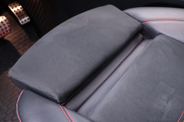 Mercedes-Benz GLA 2,0 220d 140kW 4Matic CZ LED