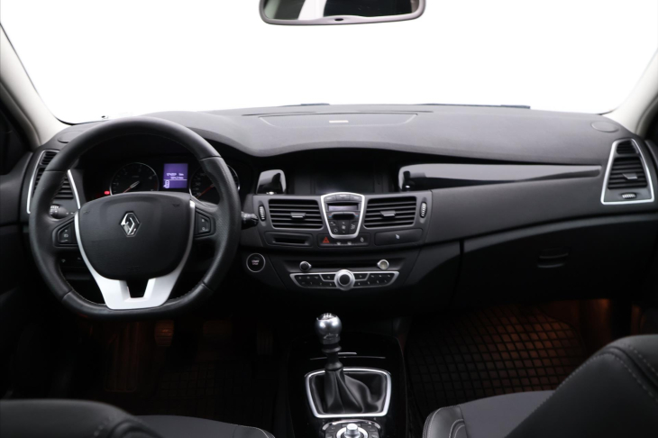Renault Laguna 2,0 dCi 110 kw Black Edition
