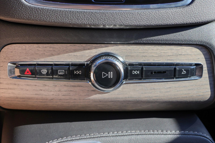 Volvo XC90 2,0 B5 AWD Ultimate Dark 7-Míst