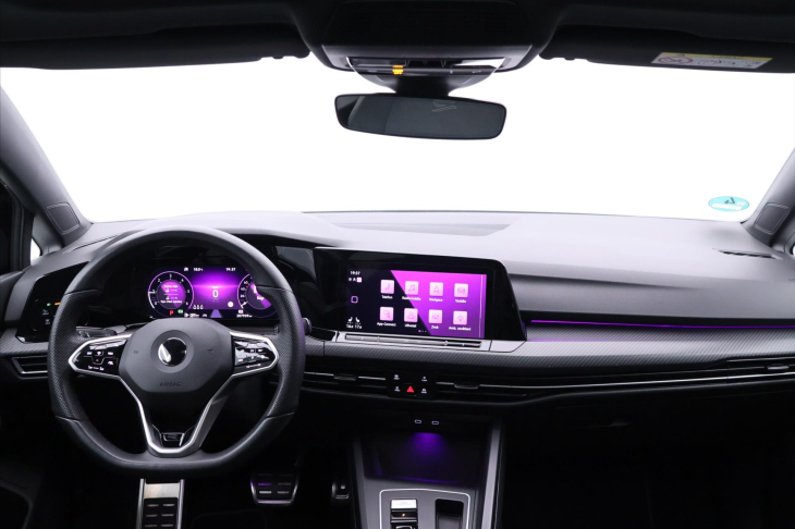 Volkswagen Golf 2,0 TDI DSG R-line Virtual DPH