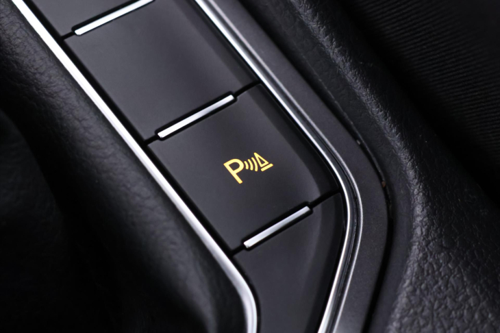 Volkswagen Golf Sportsvan 1,6 TDI 81kW Aut.klima Tažné