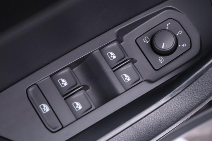 Škoda Karoq 2,0 TDI DSG Sportline 4x4 DPH