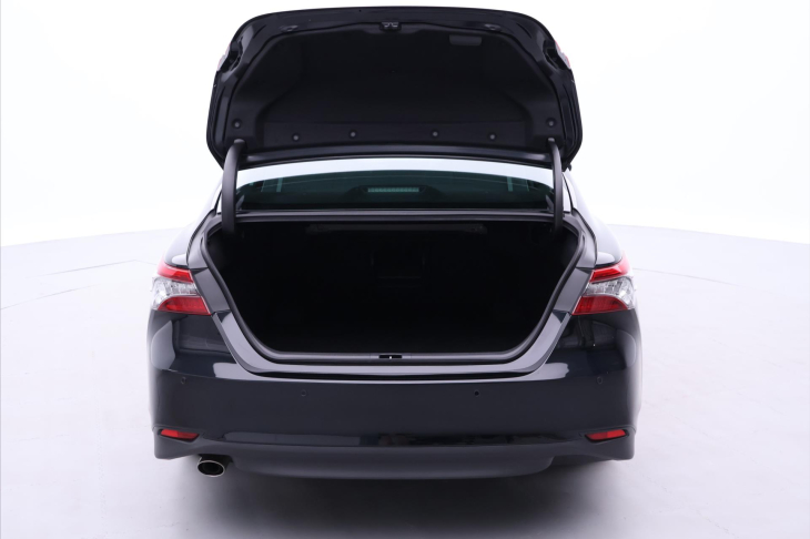 Toyota Camry 2,5 HEV Aut. CZ Executive DPH