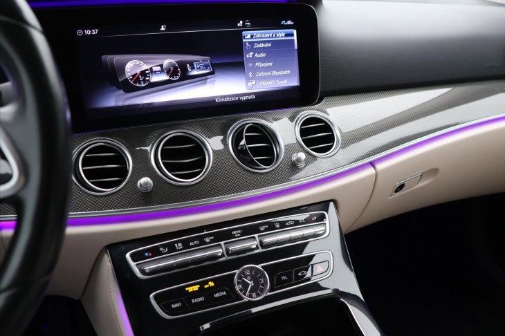 Mercedes-Benz Třídy E 2,0 300d 180kW DPH 360° Aut.