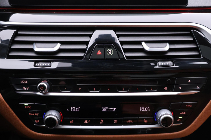 BMW Řada 5 2,0 520da 120kW Sportline