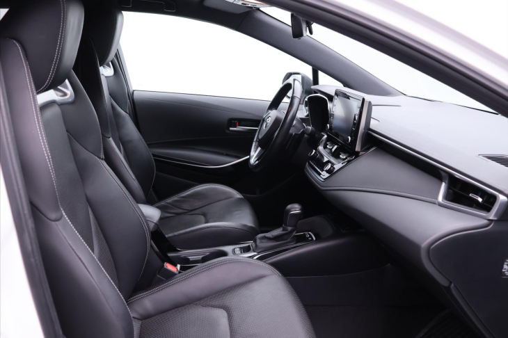 Toyota Corolla 2,0 e-CVT 112kW Executive CZ