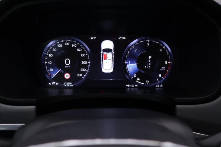 Volvo S90 2,0 D5 177kw AWD Momentum CZ DPH