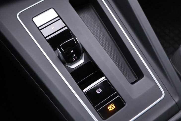 Volkswagen Golf 2,0  TDI BMT 4 motion