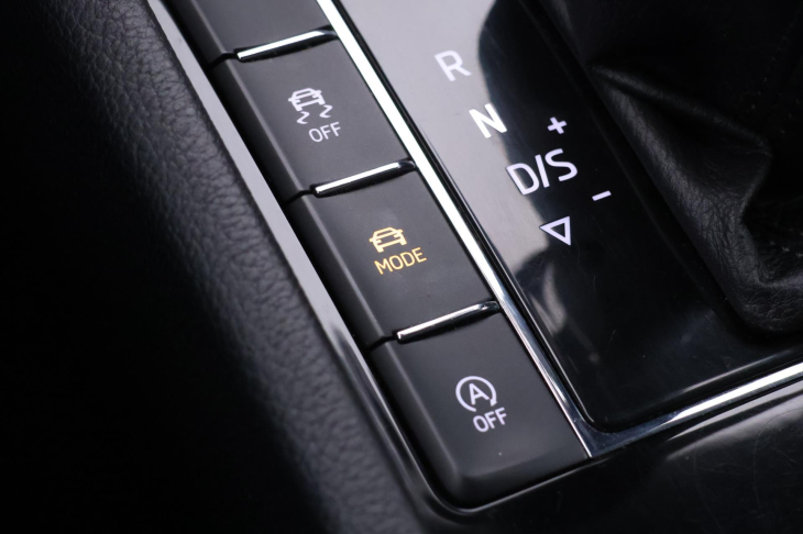 Škoda Superb 2,0 TDI 140kW DSG Style Kůže