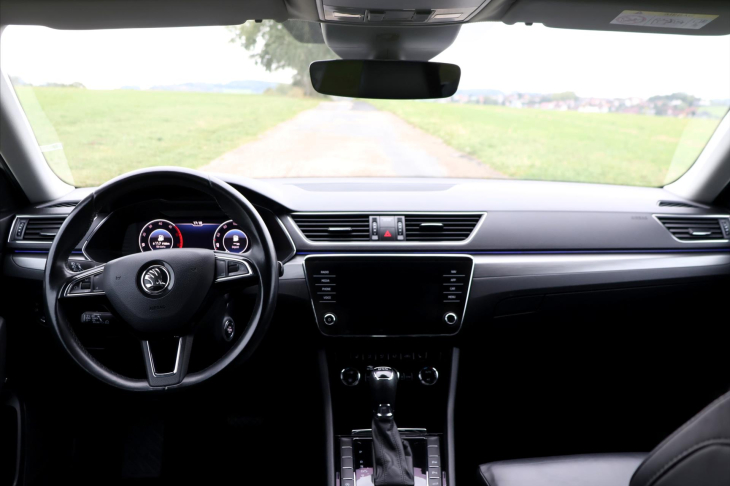 Škoda Superb 2,0 TDI DSG Style+  Navi ACC
