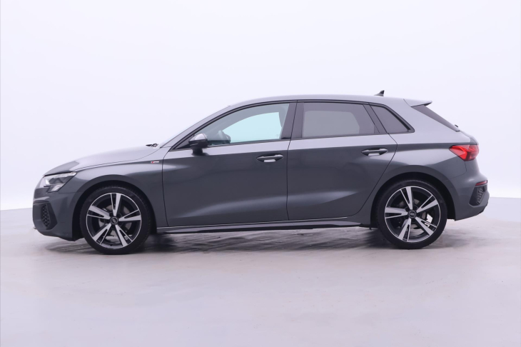 Audi A3 1,5 TSI 110kW S-LINE LED CZ