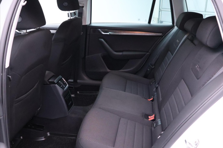 Škoda Octavia 2,0 TDI 135kW Scout DSG CZ 4x4