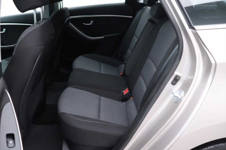 Hyundai i30 1,6 CVVT 88kW CZ 1.Maj