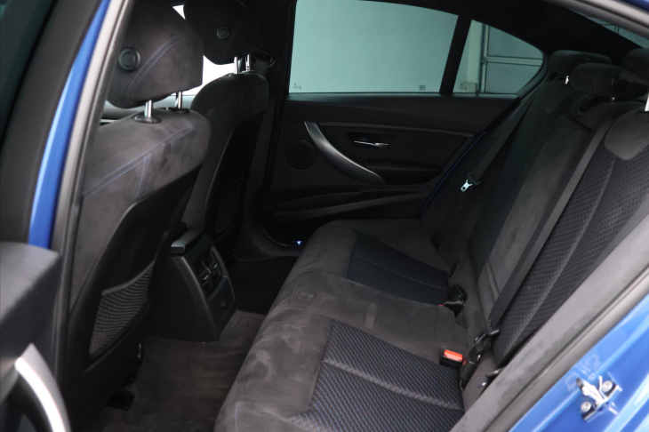 BMW Řada 3 2,0 320d 135 kW CZ M Paket