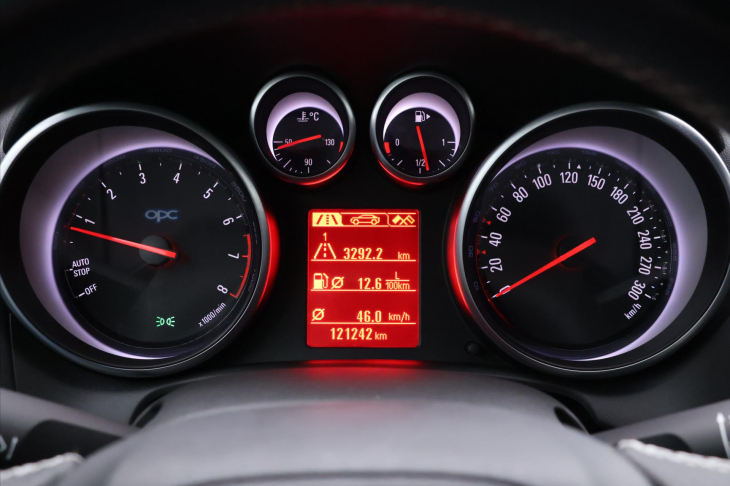 Opel Astra 2,0 T OPC 206kW Aut.klima